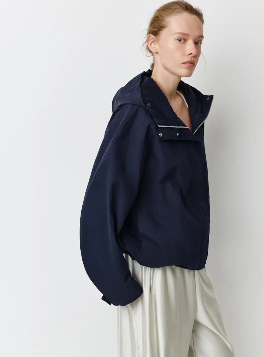 Ветровка женская, с капюшоном, Acacia