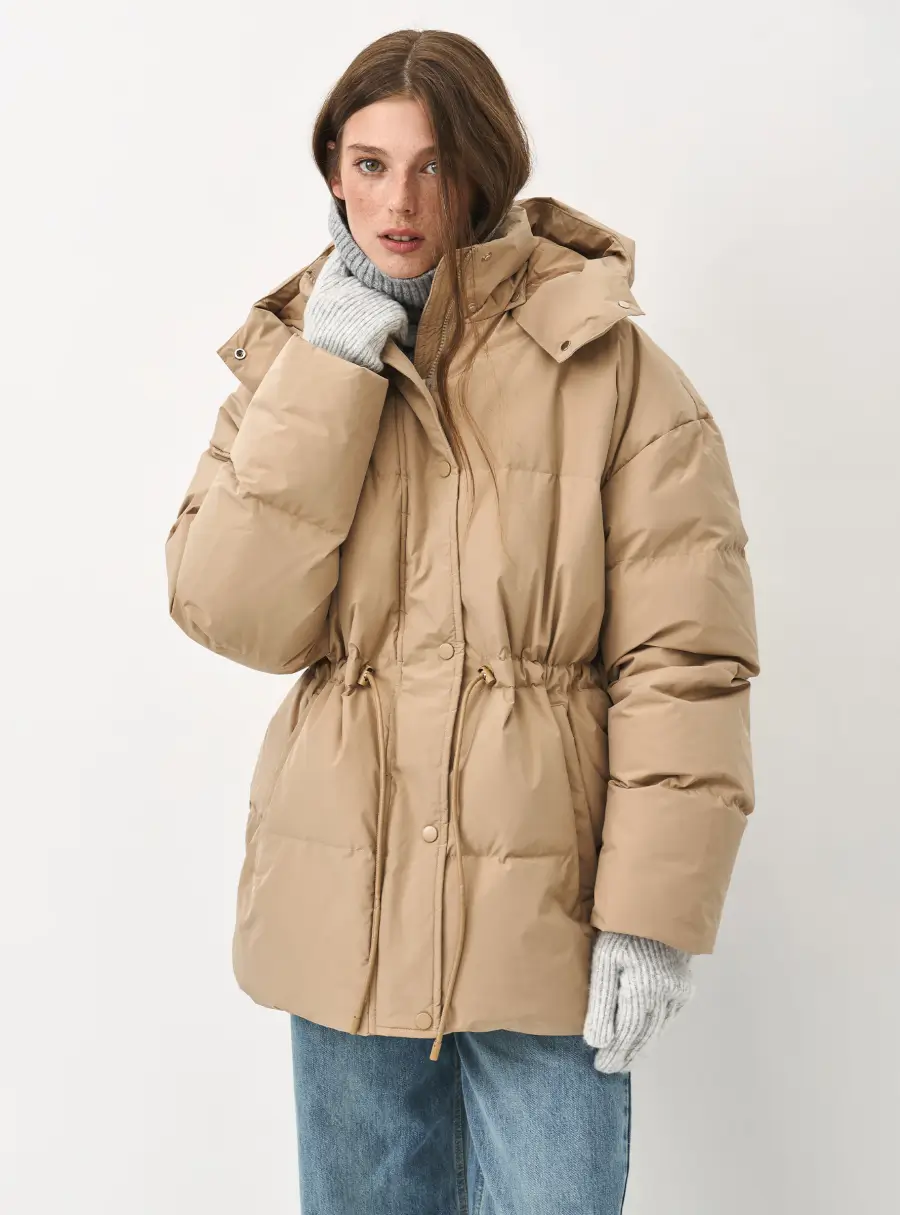 Пуховик женский, с капюшоном, Dores