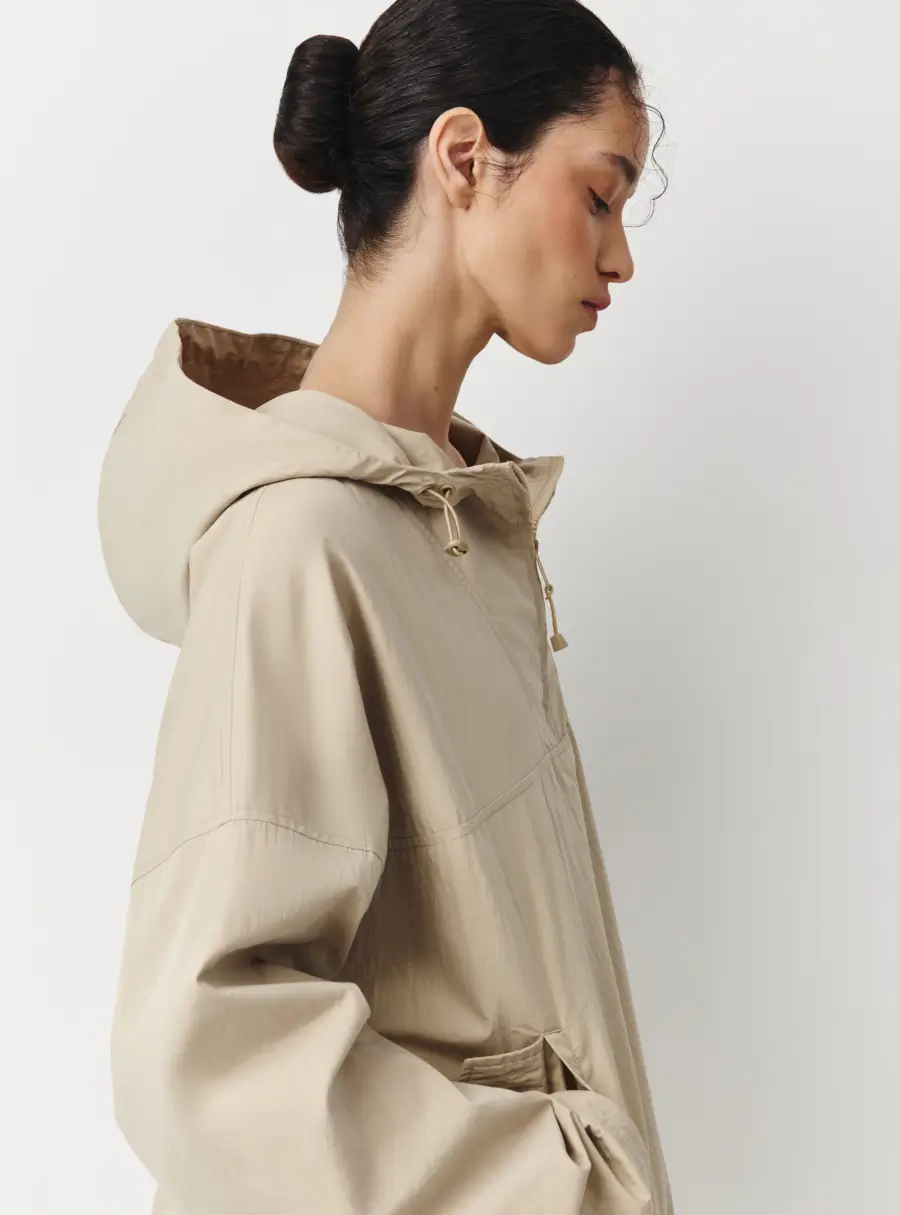 Ветровка женская, бежевая, Sagra