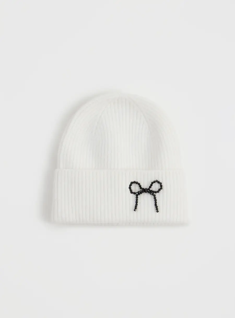 Шапка женская, с бисером, Knitting bow