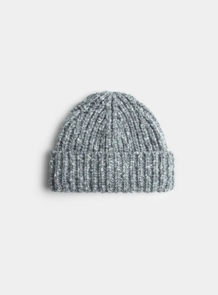 Вязаная шапка с добавлением шерсти Knitting fuzz