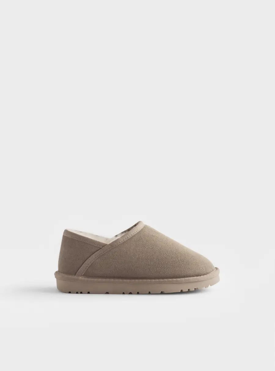 Угги короткие из замши и подкладкой из шерсти, Suede