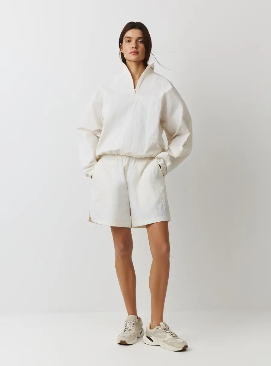 Ветровка женская, молочная, Crispina